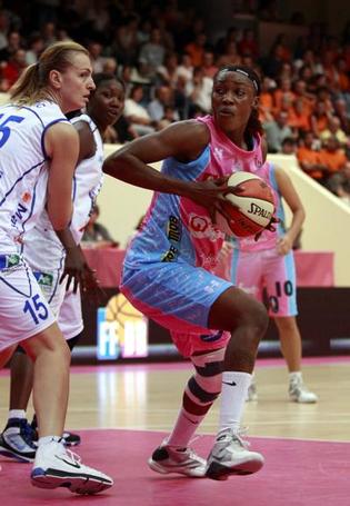 Pauline Akonga déchaînée mercredi (photo: basketfrance.com)