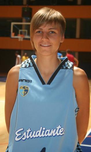 Une brève apparition sous le maillot d'Estudiantes pour Sara Leemans (photo: clubestudiantes.com)