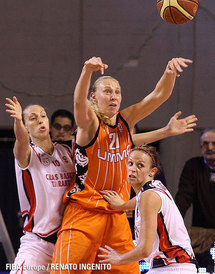 Ann Wauters au Final Four ce week-end avec Eka (photo: Renato Ingenito)