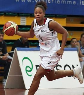 Roli-Ann Nikagbatse sur le chemin des Belges (photos: basketball-bund.de)