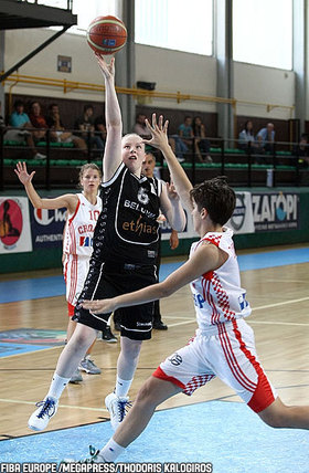 Camille Lebrun, artilleuse au-delà des 6m25 vendredi (photo: FIBA Europe/Megapress / Thodoris Kalogiros)