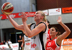 Ann Wauters rêvait des jeux Olympiques, la Belgique devra penser d'abord à se maintenir. Douloureux... (photo: FIBA Europe/Bart Vandenbroucke)