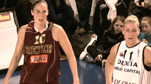 Nicole Ohlde (14pts, 17 rbds), l'air de rien...