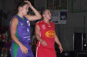 Amandine Halin, avec Libramont cette fois, face à Krystel Ballau (photo: basketlibramont.be)