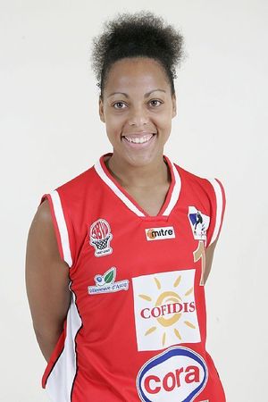 Kathy Wambe retrouve un maillot qu'elle connaît bien (photo: http://www.womensbasketball-in-france.com)