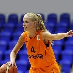 Myrthe Beld et ses coéquipières remportent le derby du Nord (photo: www.ibasketball.nl)