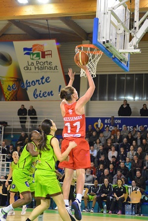 Emma Meesseman bourreau de Saint-Amand (photo: Francis Carpentier/esbvalm.fr)