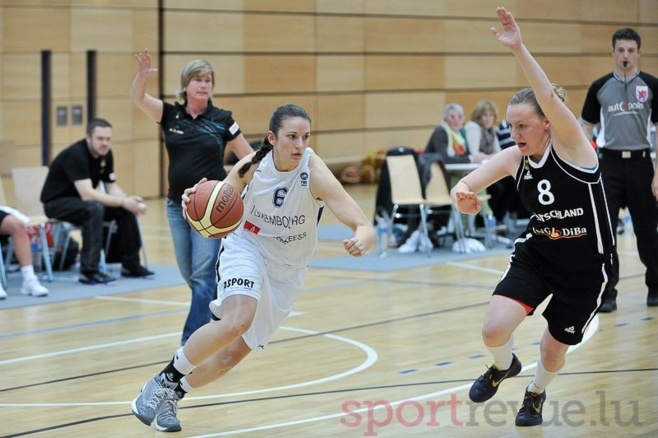 Nadia Mossong (ex-Point Chaud Sprimont) en piste avec le Luxembourg samedi soir (photo: Georges Noessen/Sportrevue.lu)