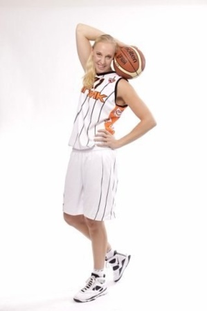 Ann Wauters de nouveau sous le maillot d'Eka (photo: basket.ugmk.com)