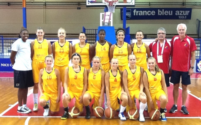 La délégation de Point Chaud Sprimont: Céline Cornia, Laura Dassy, Natacha Doppée, Julie Allemand, Axelle Bernard, Justine Colson, Isabelle Medjo, Alexandra Milanovic, Justine Tabruyn, Lara Gaspar, Manon Grzesinski, Léa Lonay, Pierre Cornia, Christian Grandry et Drey Mingo.