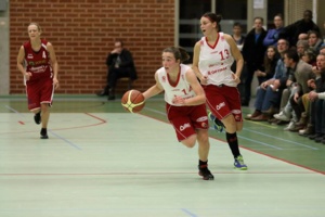 Heleen Adams, Lynn Delvaux et Jeugd Gentson poursuivent leur partie de chasse (photo: Tom Van Hoyweghen)