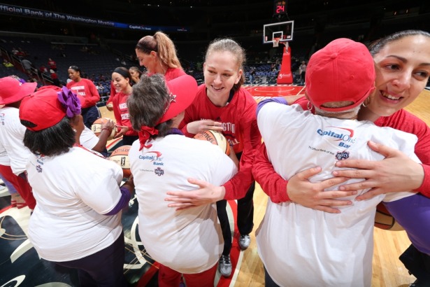 Un double-double (16 pts, 11 rbds) pour Emma Meesseman avec Washington Mystics