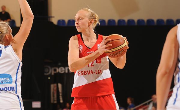 Ann Wauters, sur le banc pour une entorse (photo: basketlfb.com)